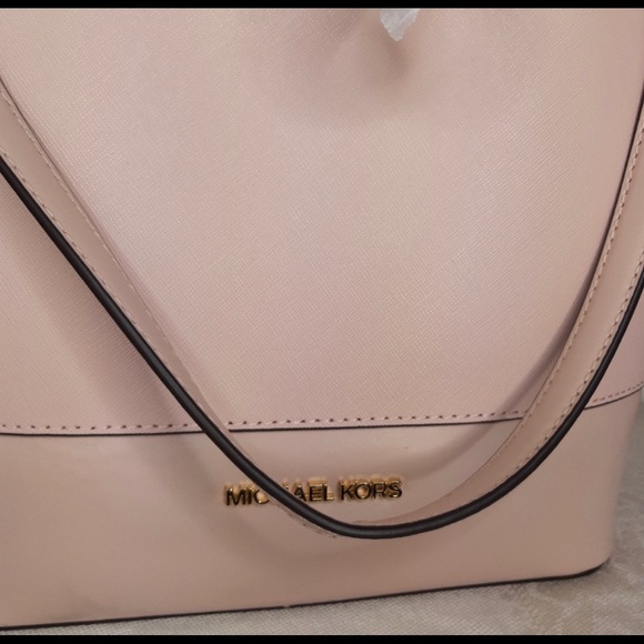 Michael Kors TRISTA MD Bucket Bag Leather - Picture 6 of 8